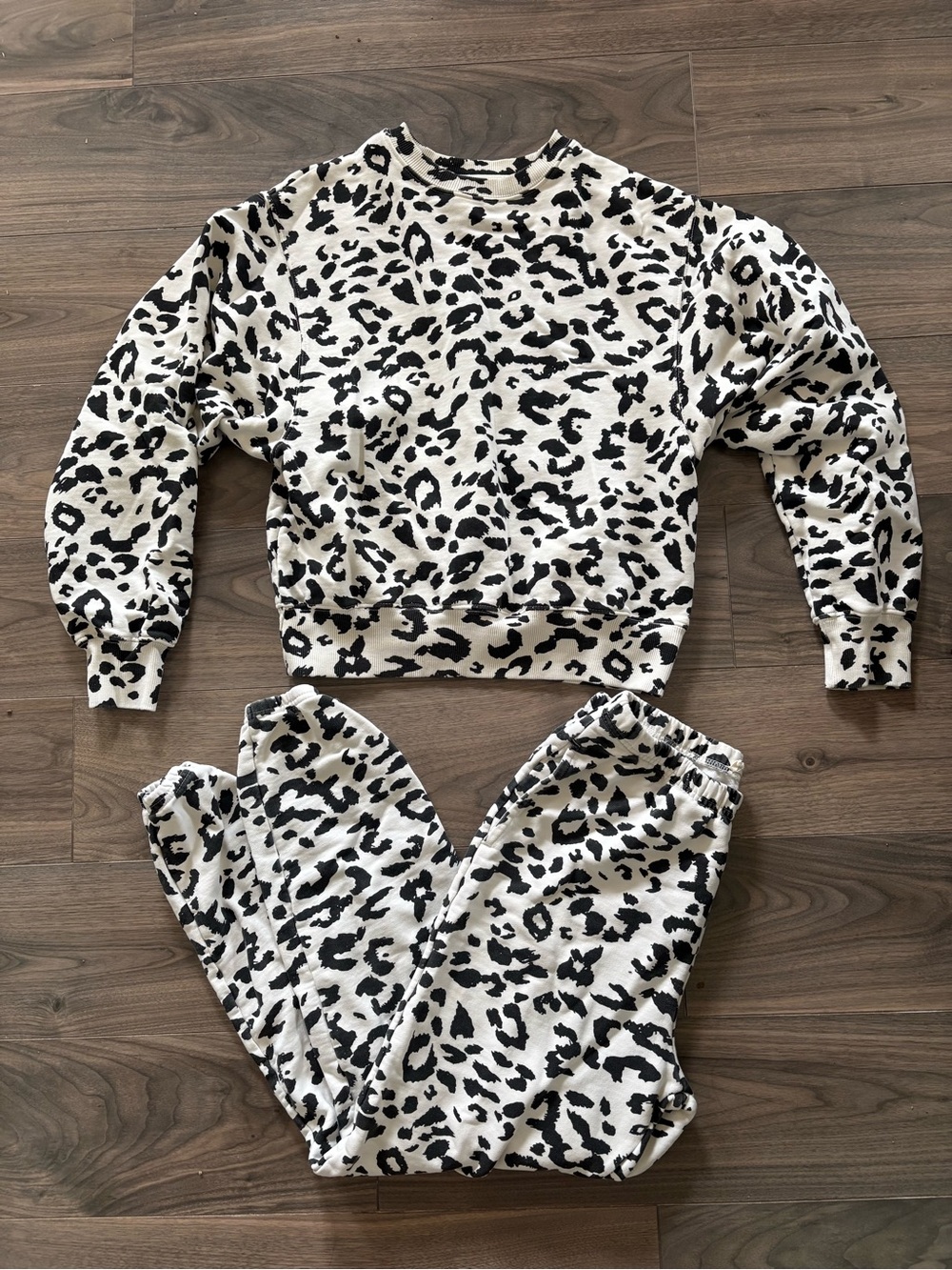 Brunette the Label White Leopard Print Set